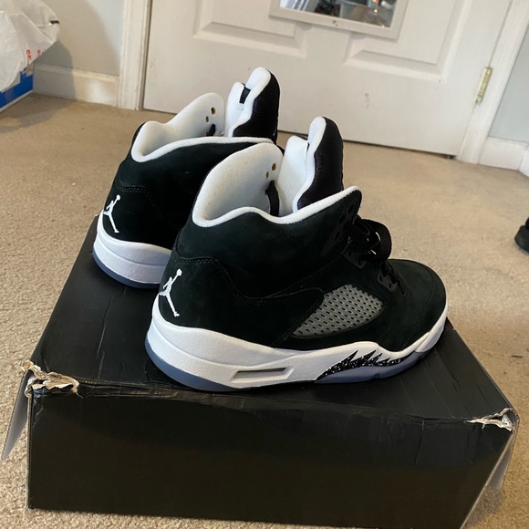 Jordan Retro 5 Oreos men’s size 8 - Picture 3 of 7